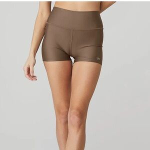 Alo 3” High-Waist Airlift Short. Hot Cocoa color. Size small.